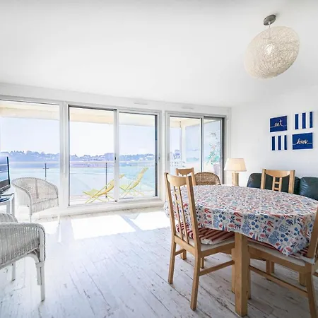 Le Crystal Apartment
