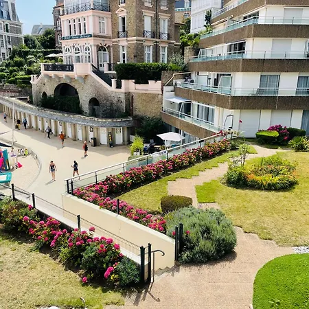 Le Crystal Apartment